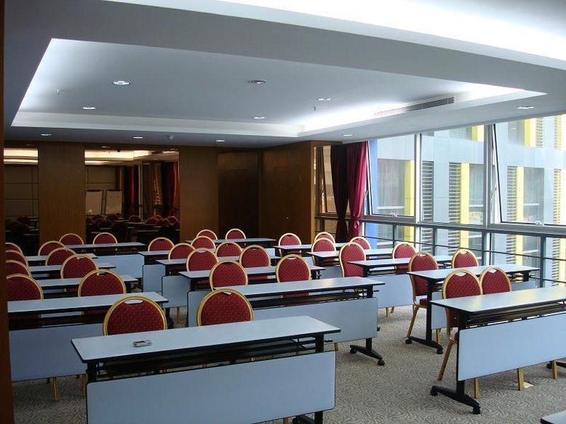 Holiday Inn Express Meilong Shanghai Facilities photo