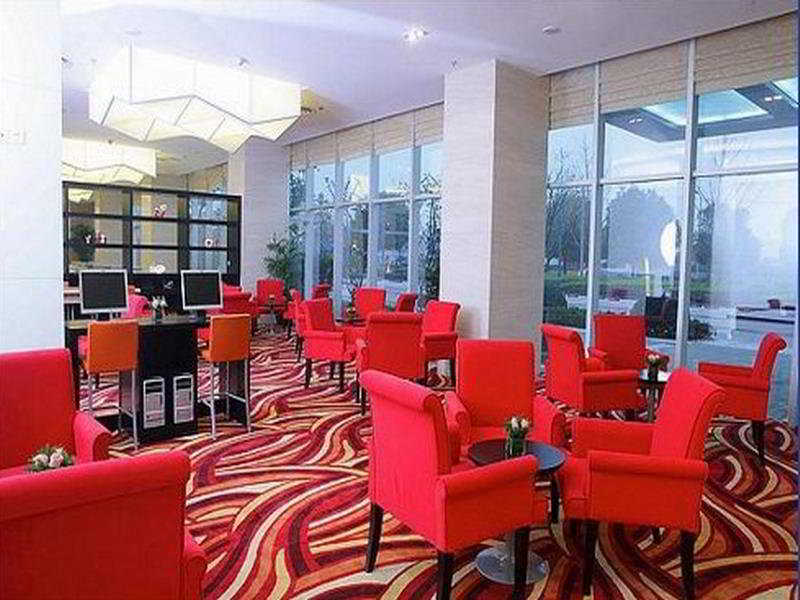 Holiday Inn Express Meilong Shanghai Restaurant photo